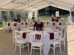Mariage extérieur - blanc et rouge