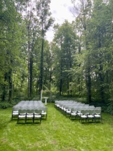Cérémonie civile dans la forêt - Arche de Fiesta Avenue